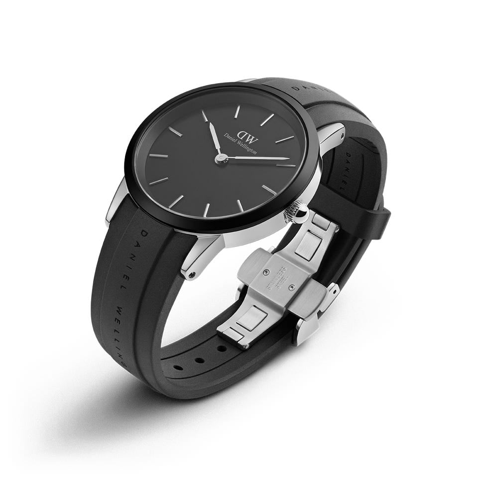 DANIEL WELLINGTON ICONIC MOTION Black Rubber Strap DW00100436